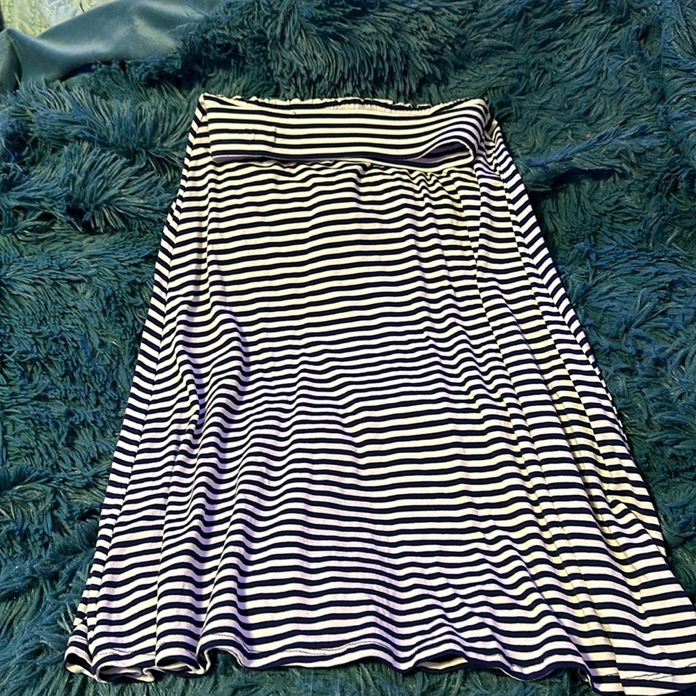 Cat and Jack Girls navy blue and white striped long skirt. Size 6/6X